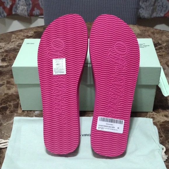 SOLD 💯 Auth Off White Flip Flops - Picture 4 of 6